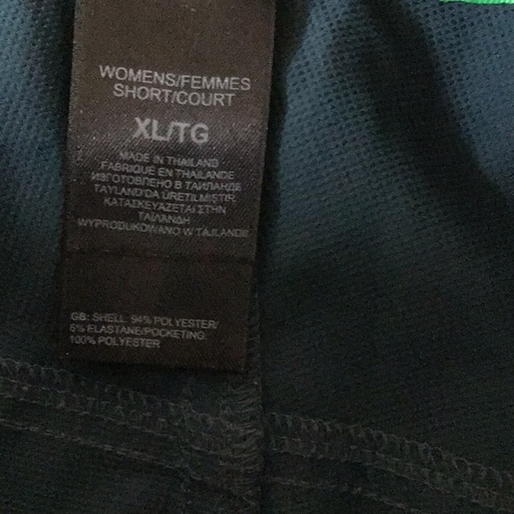 The North Face blue/green shorts with pockets - Picture 10 of 16